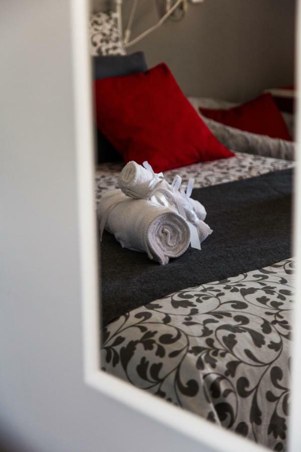 'Romeo & Juliet' Cozy Apartment With Breathtaking View Athen Eksteriør bilde
